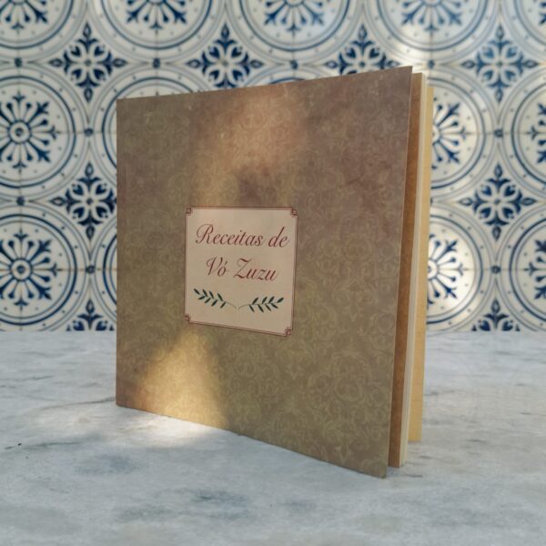 Livro "Receitas da Vó Zuzu"